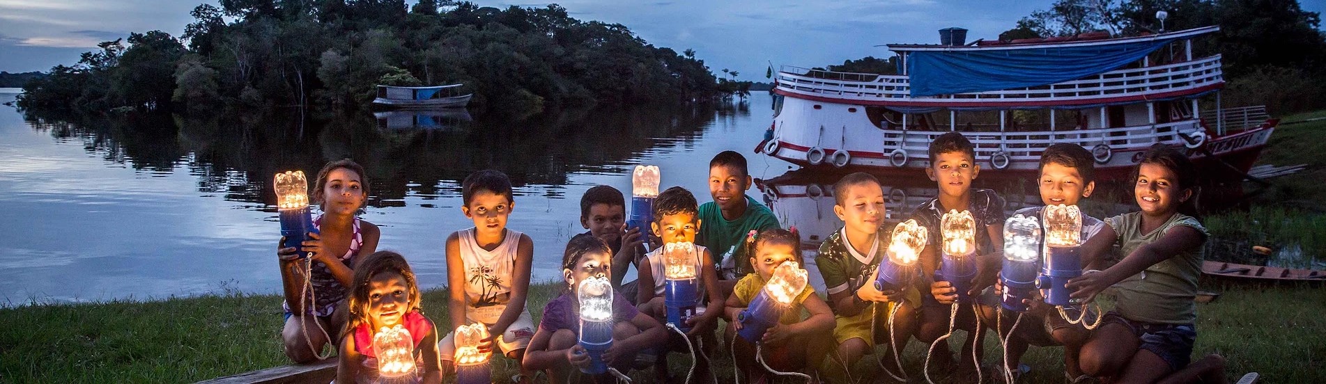 iluminacao com garrafa pet